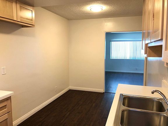 4th image of 4372 W 133rd St APT C