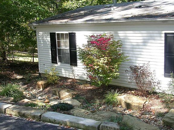 5th image of 210 Dogwood Ln