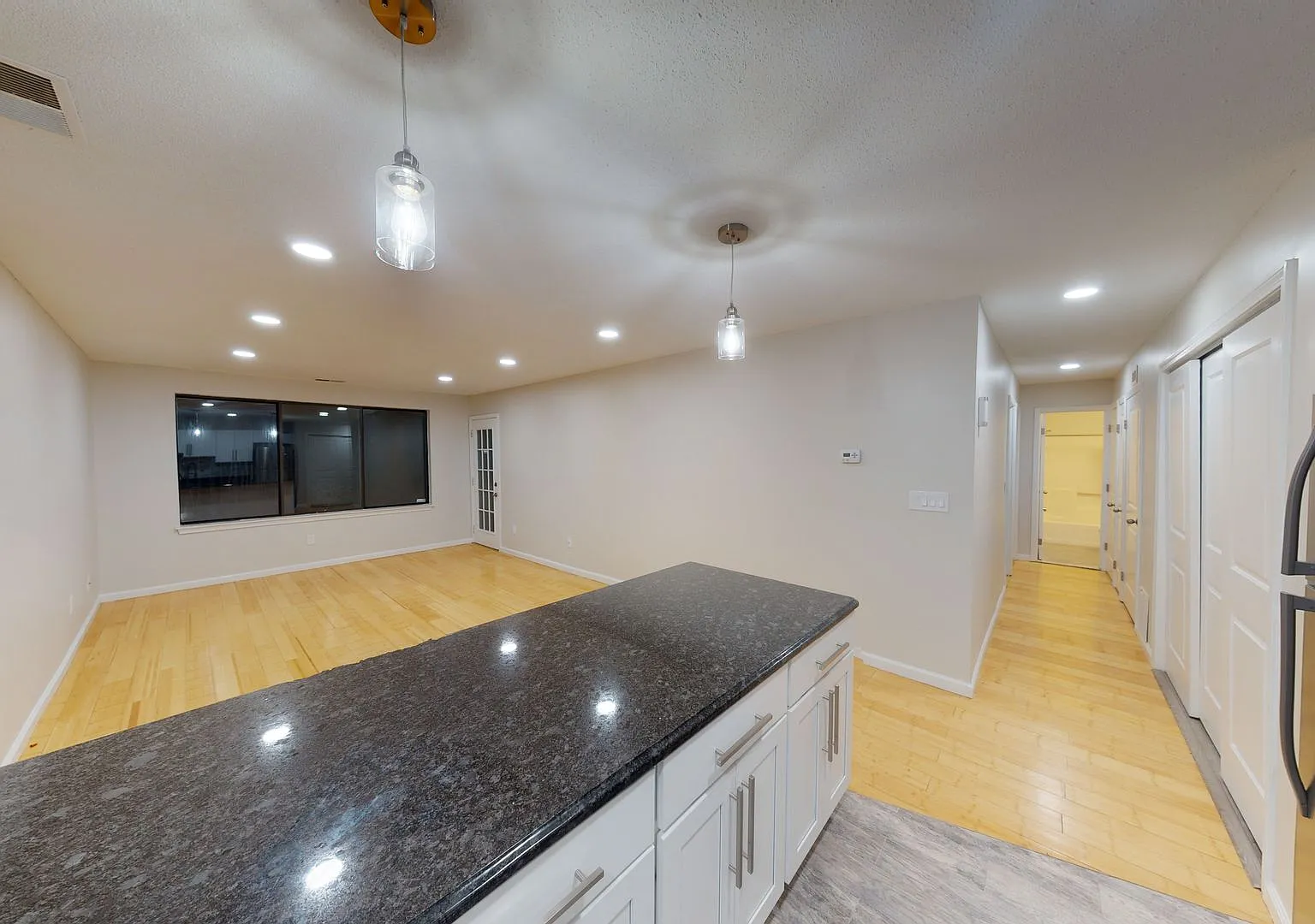 2 bed, $1,995 — Photo 4