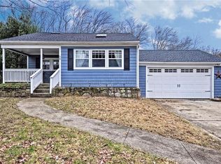 28 Vermont Ave, Cumberland, RI 02864