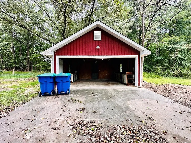 6150 Mallory Rd — Photo 16