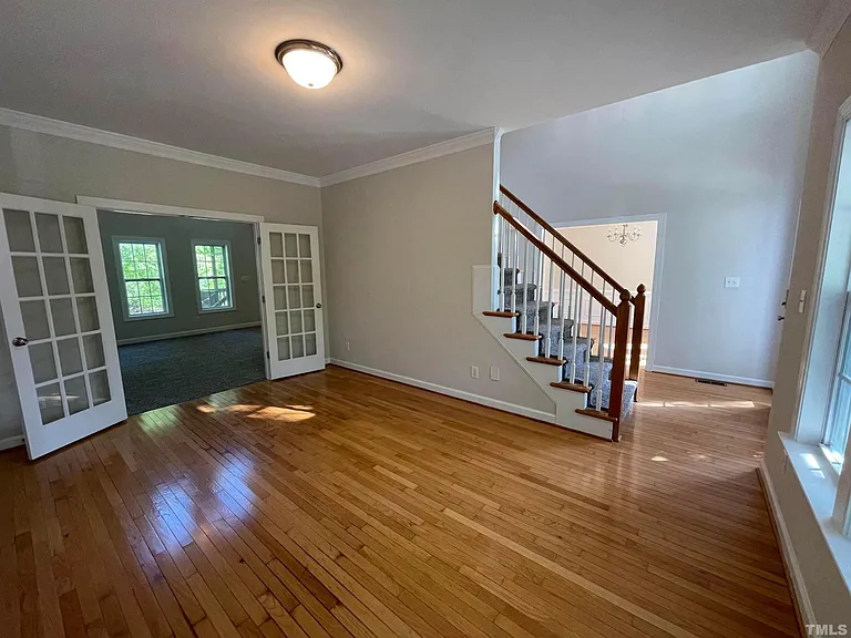112 Worthington Ct — Photo 9