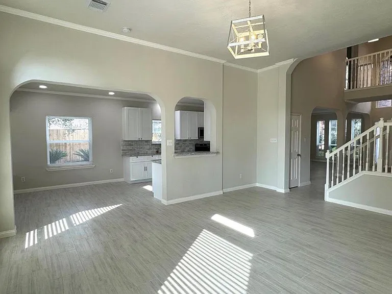 5015 Cottonglen Ct — Photo 4
