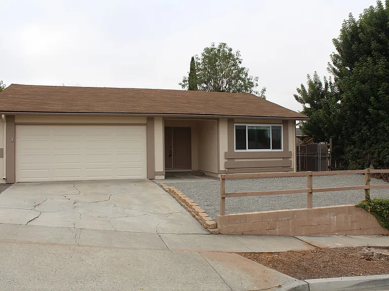 331 Rebecca Ave — Photo 24