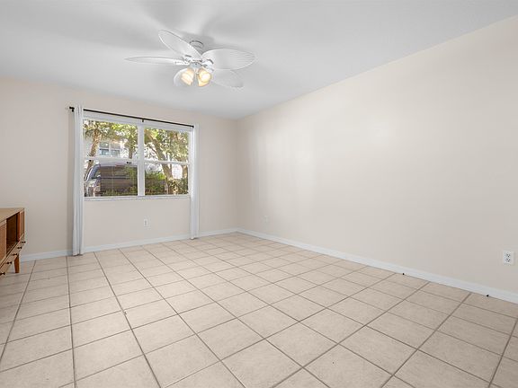4th image of 109 B St #A
