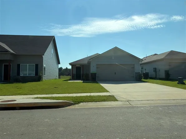 31 Dogwood St, Childersburg, AL 35044