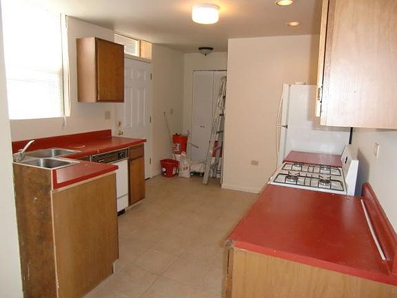 3rd image of 1312 W Rosemont Ave #2