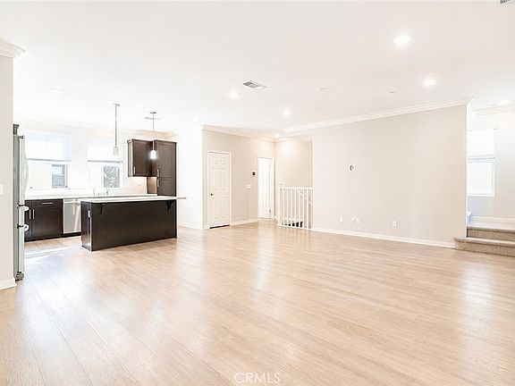 3rd image of 334 Mission Terrace Ave