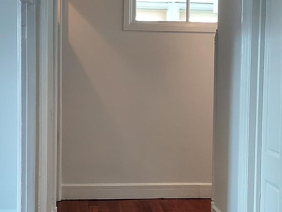 2nd image of 204 W 8th St #21