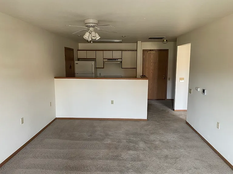 641 W Main St — Photo 16