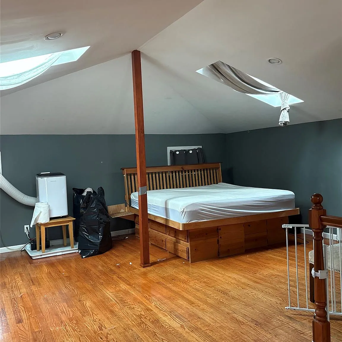 2 bed, 2.0 bath, 4735 sqft, $3,200 — Photo 2