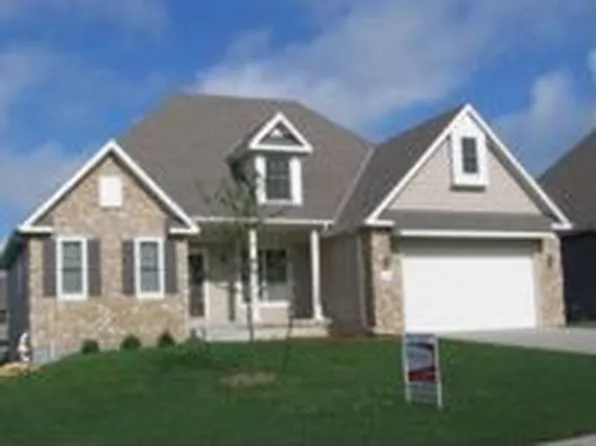 1115 Sawhill Dr, Lawrence, KS 66049