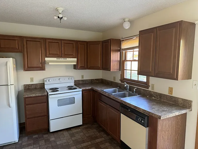 120 Oakcrest Cir — Photo 12