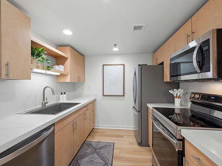 425 W Beech St #601 — Photo 12