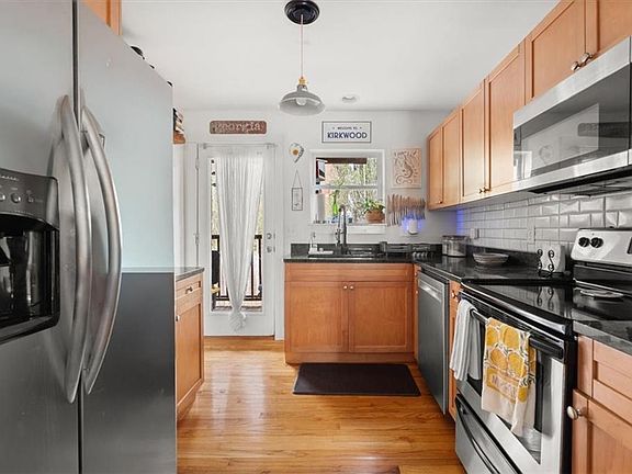 4th image of 2023 Oakview Rd #314