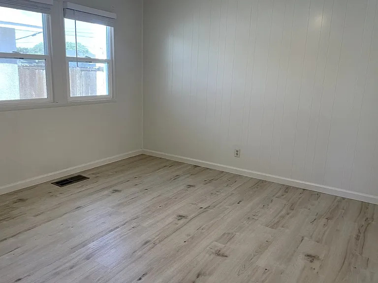 1241 Union St — Photo 6