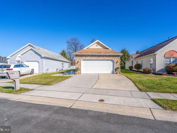 6 Madison Ct, Edgewater Park, NJ 08010