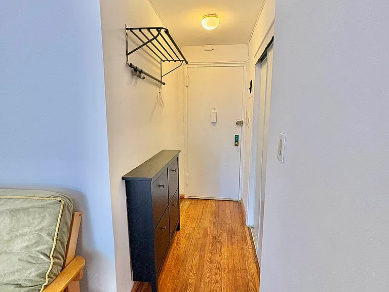 67-50 Thornton Pl #2U — Photo 3