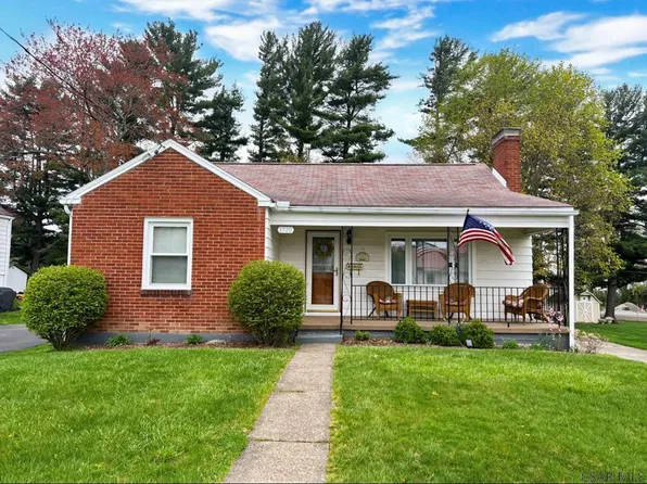 1720 Jaffa Dr, Johnstown, PA 15905