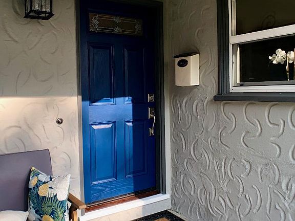 3rd image of 1088 Chapman St