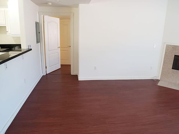 4th image of 10849 Fruitland Dr