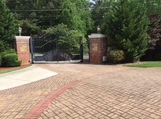6035 Blackwater Trl NW, Sandy Springs, GA 30328