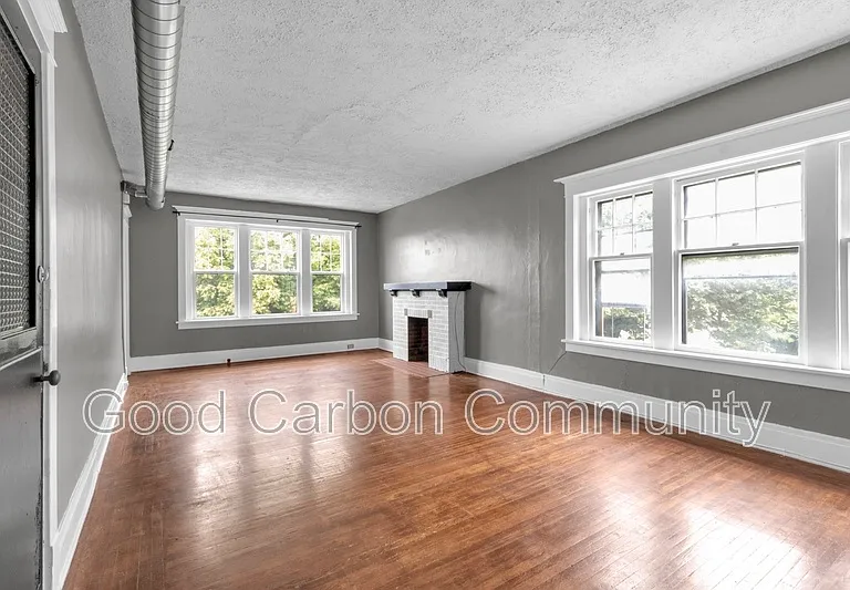 81 Saranac Ave #UPPER — Photo 1