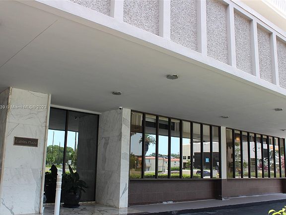 2nd image of 625 Biltmore Way APT 104