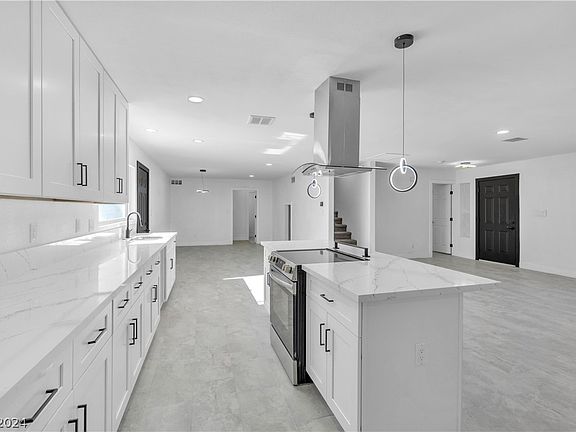 5th image of 3679 Scotwood St