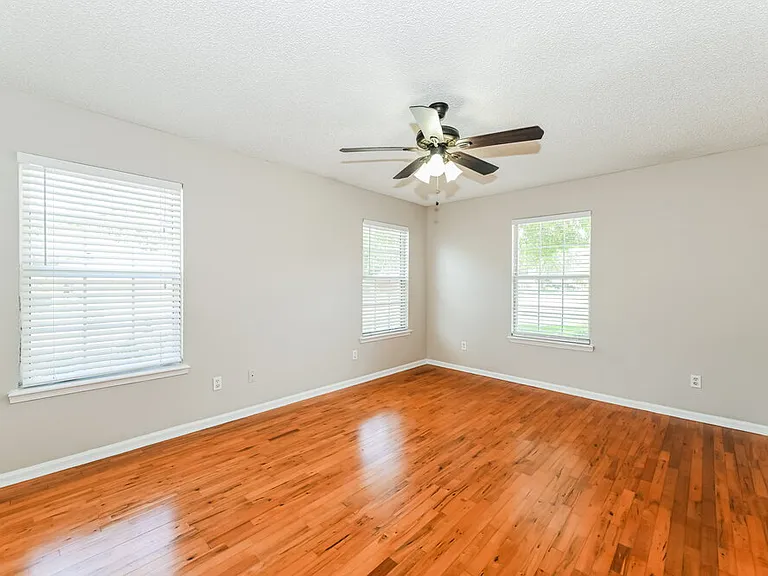 2877 Sutton Estates Cir N #2 — Photo 9