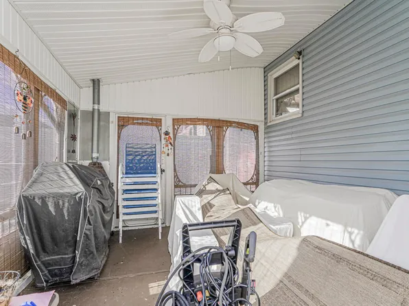 206 Benton Avenue image 25 of 30