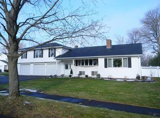 68 Willow Brook Dr, Agawam, MA 01001