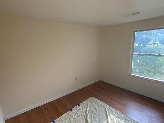 5th image of 205 3rd Ave