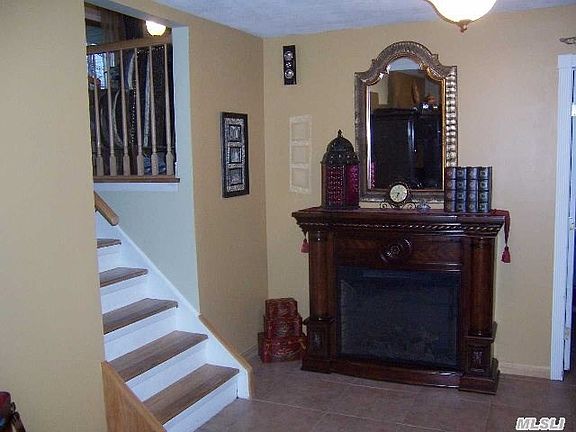 5th image of 56 Merritt St