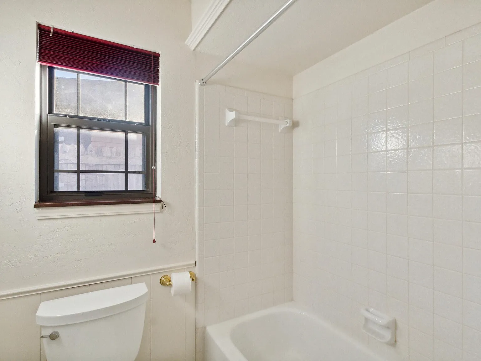 4 bed, 3.0 bath, 2505 sqft, $754 — Photo 3