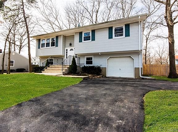 2nd image of 524 Ensign Ave