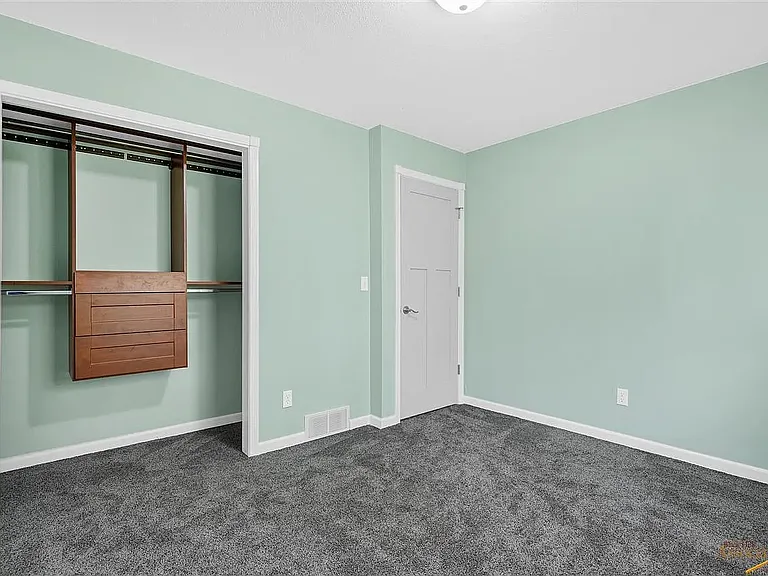 1711 Plateau Ln — Photo 8