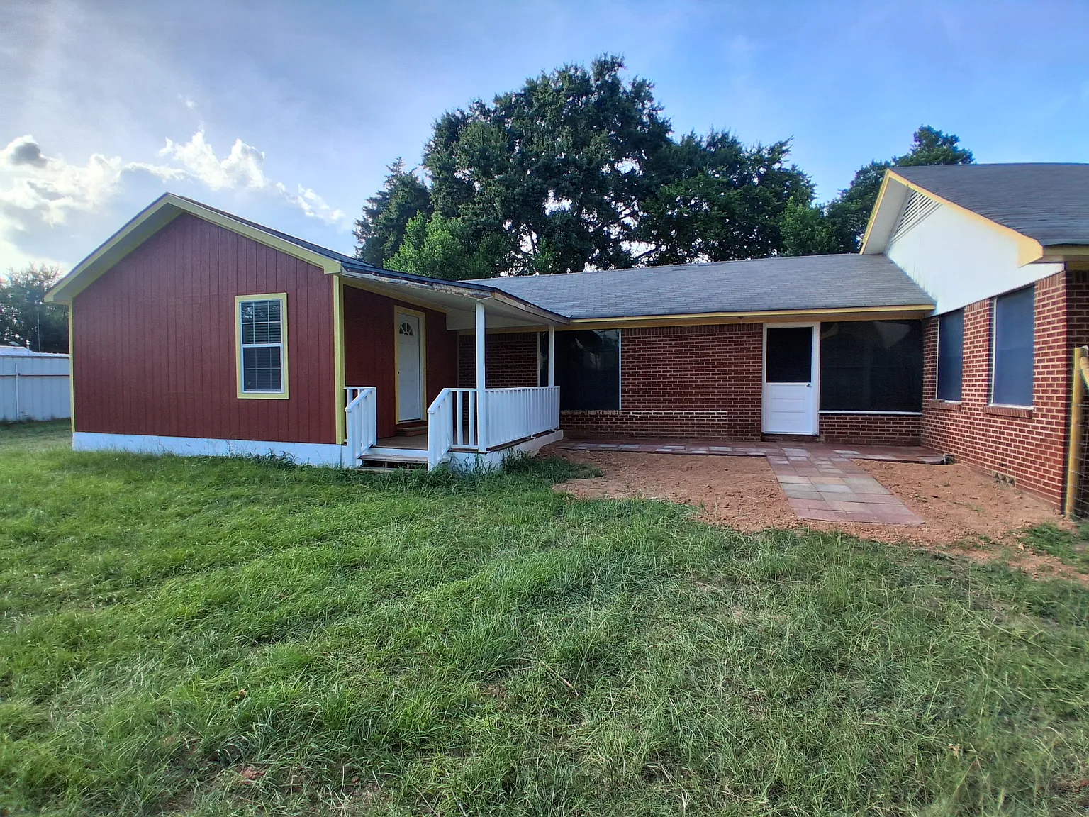 3 bed, 1186 sqft, $1,250 — Photo 1