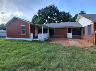 225 E Plum St #B, Grapeland, TX 75844