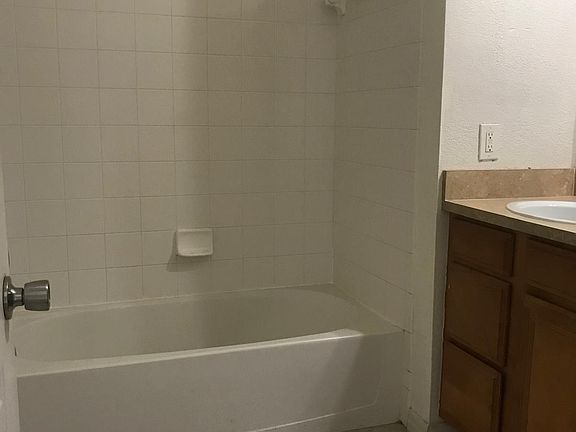 2nd image of 6157 Metrowest Blvd Unit 305
