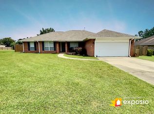2059 Joshua Dr, Cantonment, FL 32533