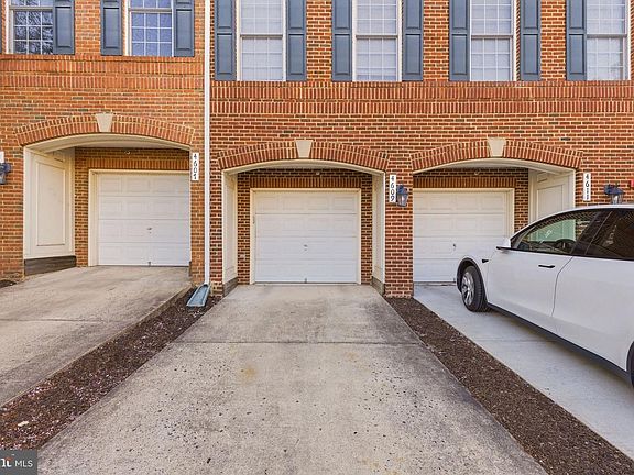 4th image of 4609 Hummingbird Ln #106