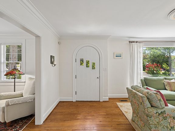 5th image of 4409 Lealand Ln