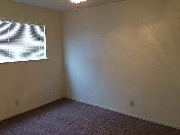 2 bed, 850 sqft, $1,125 — Photo 3