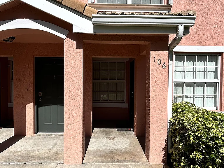138 SW Peacock Blvd #106 — Photo 3