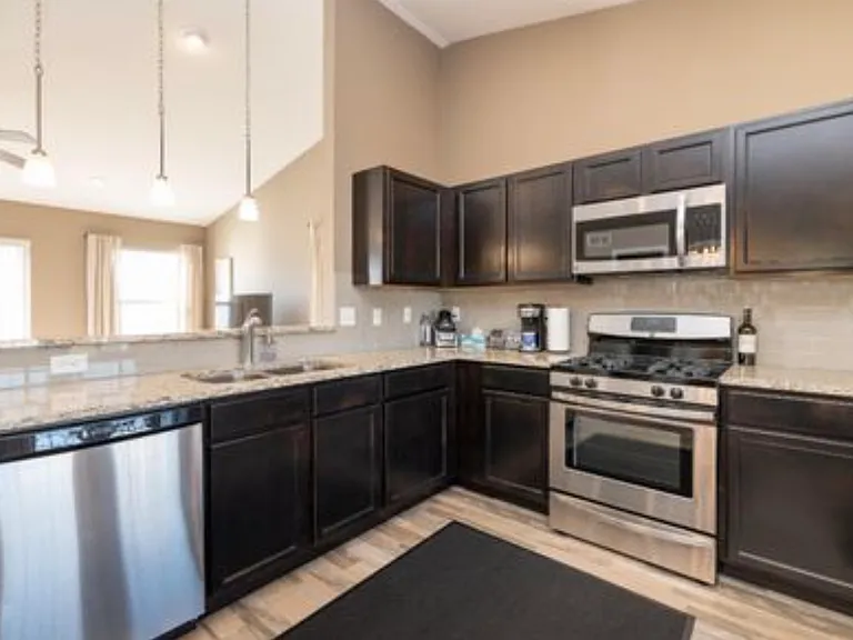 1205 Gardner Pond Ln — Photo 5