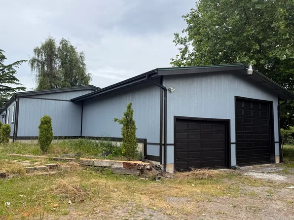 823 W Larson Rd, Bellingham, WA 98226