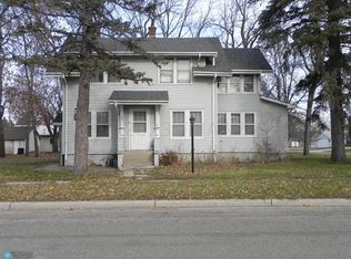 301 4th St SW, Hankinson, ND 58041