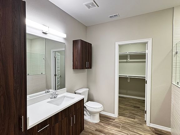 5th image of 4209 La Vista Ave #3