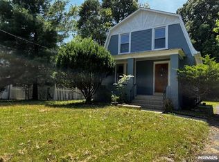 96 Sand Rd, Westwood, NJ 07675
